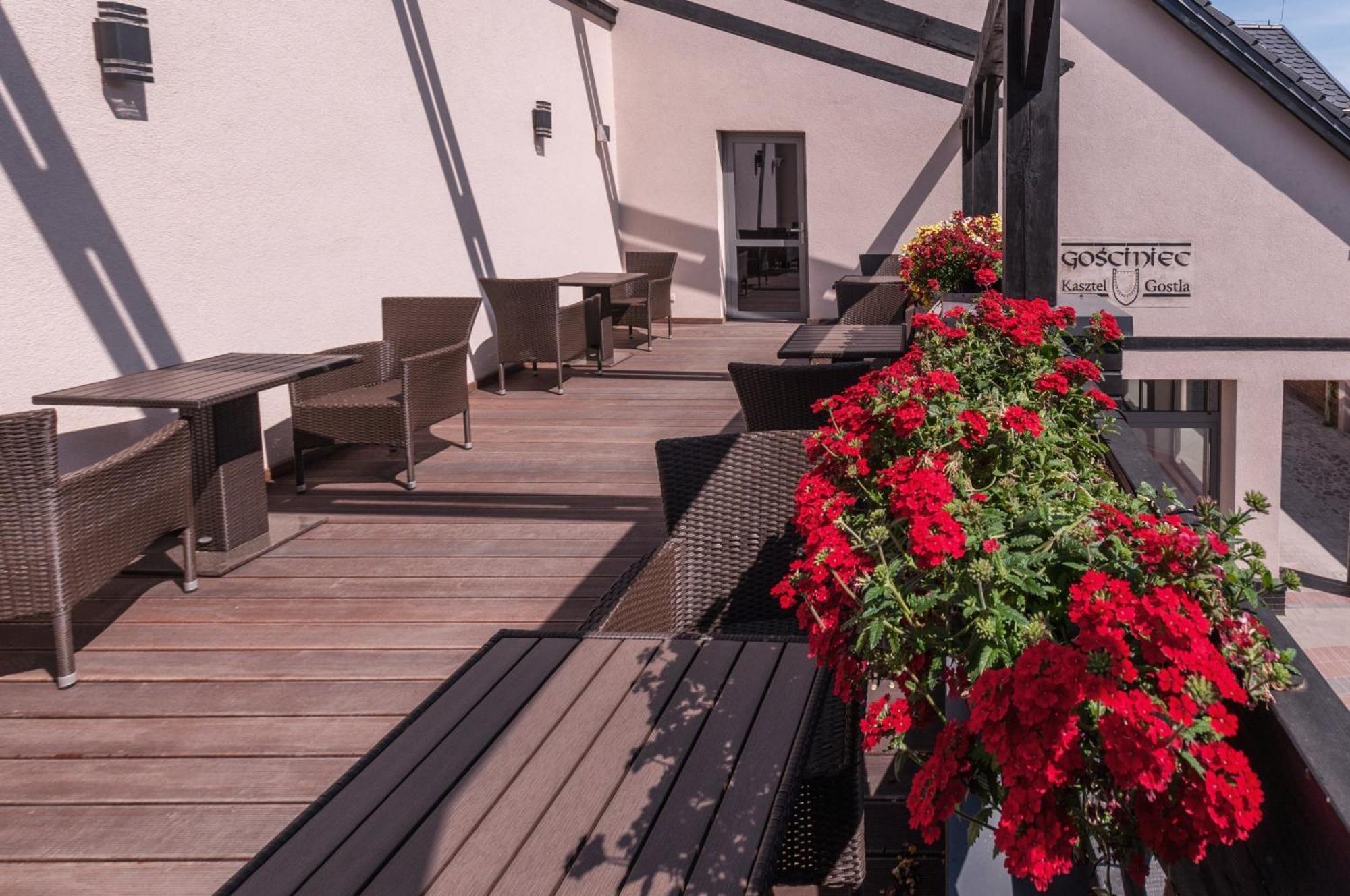 Gosciniec Kasztel U Gostla Hotel Murowana Goslina Exterior photo
